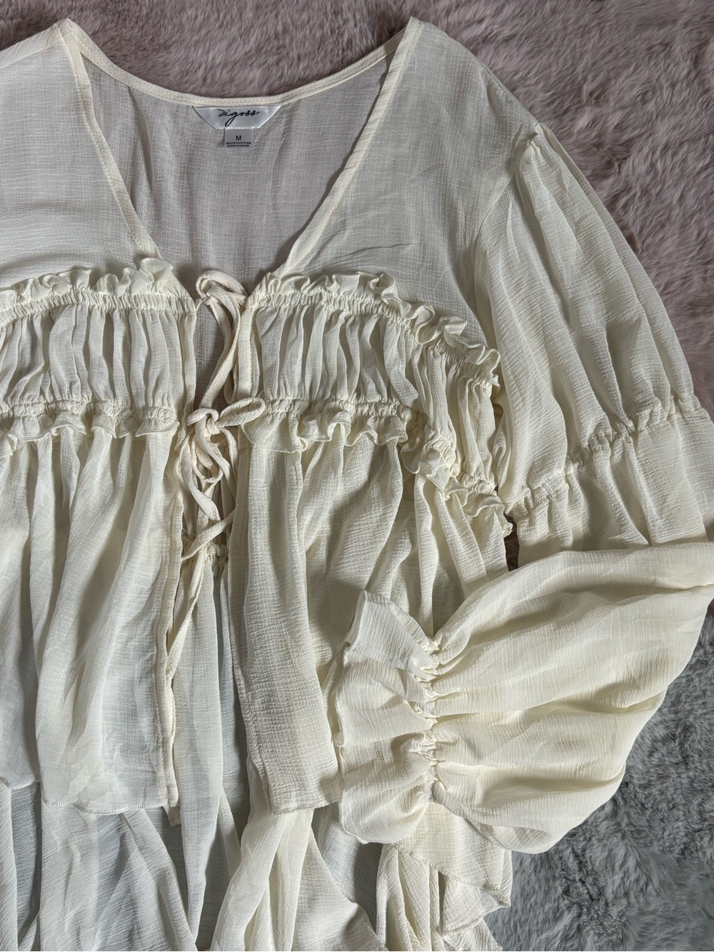 Vigoss sheer off white ivory long sleeve poofy top